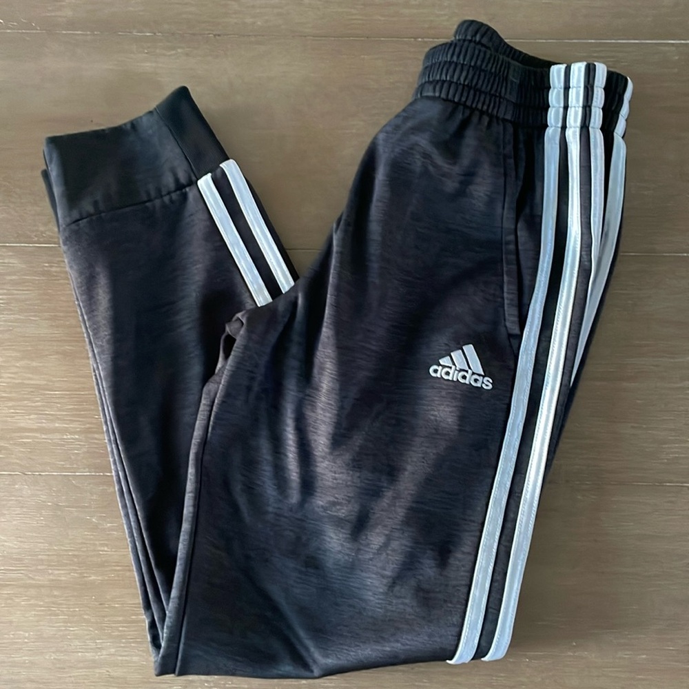 Boys Adidas sweatpants M 10/12
